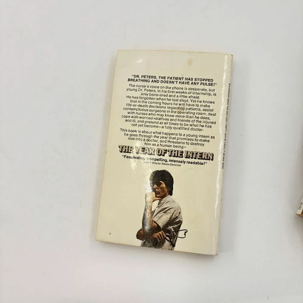 The Year of the Intern - by‎ Robin Cook - First Signet Print Paperback VTG 1973